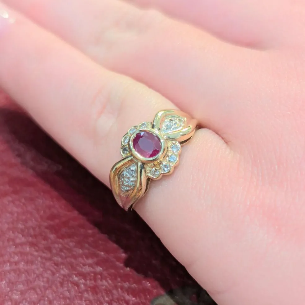 Bague en or jaune diamants et rubis