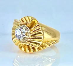 Bague en or jaune, diamant, vers 1940/1960