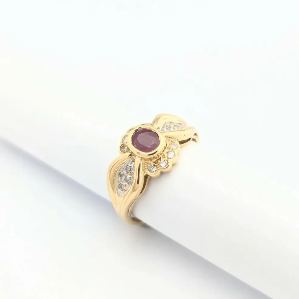 Bague en or jaune diamants et rubis