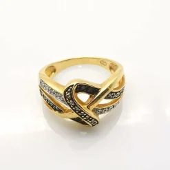 Bague en or jaune diamants