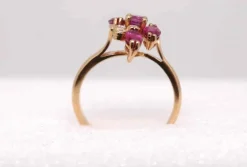 Bague en or jaune, diamants et rubis