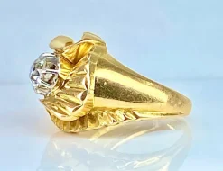 Bague en or jaune, diamant, vers 1940/1960