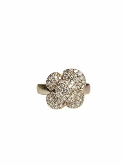 Bague en or jaune en forme de fleur et diamants