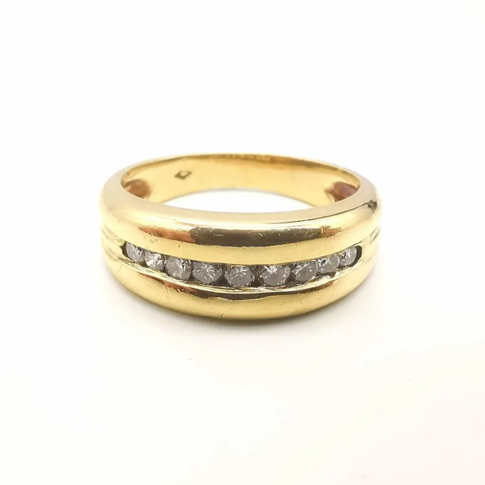 Bague en or jaune et 9 diamants