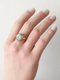 Bague en or jaune et aigue-marine