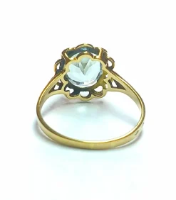 Bague en or jaune et aigue-marine