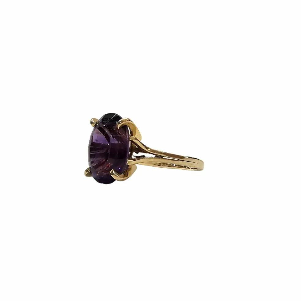 Bague en or jaune et amethyste