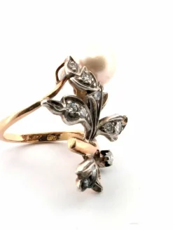 Bague en or jaune et argent avec perle et diamants taille ancienne