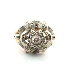 Bague en or jaune et blanc avec diamant central