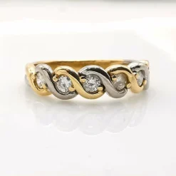 Bague en or jaune et blanc et diamants