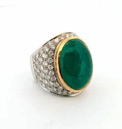 Bague en or jaune et blanc avec émeraude colombienne et diamants