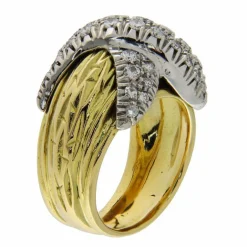 Bague en or jaune et blanc avec croix en diamant