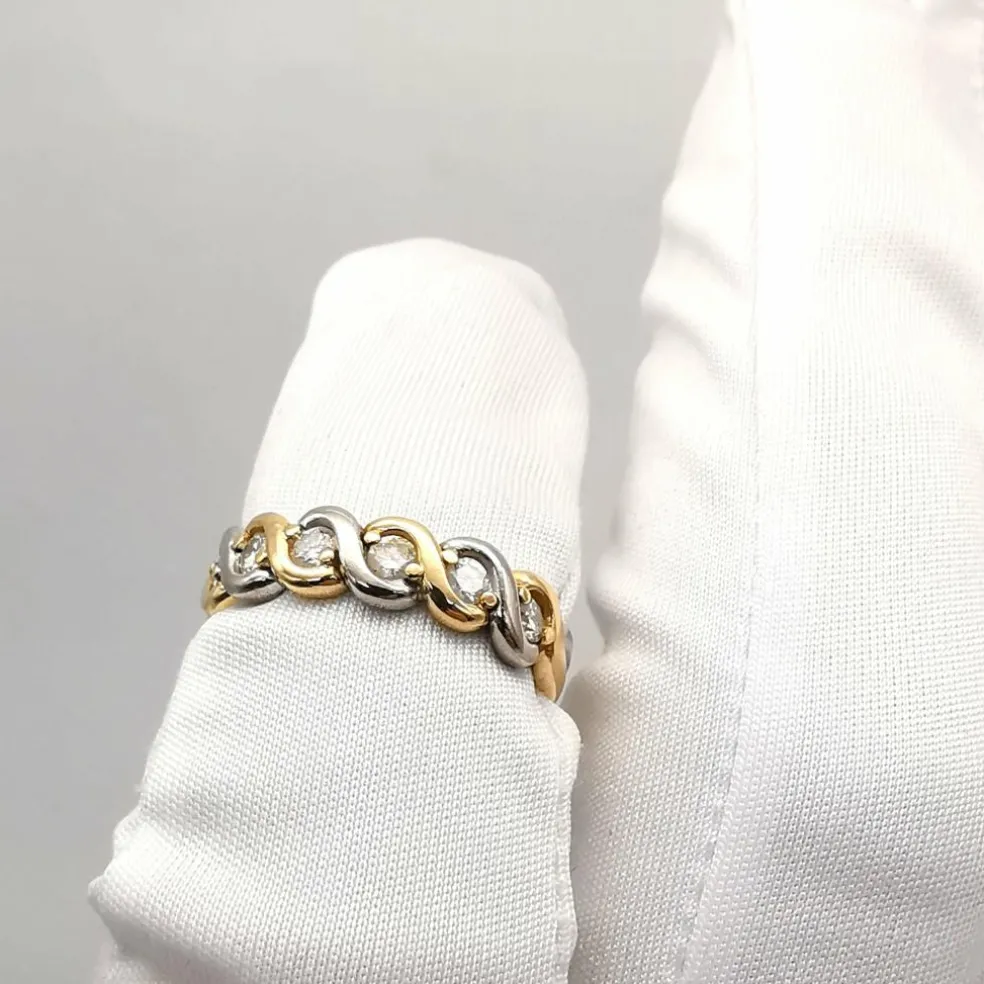 Bague en or jaune et blanc et diamants