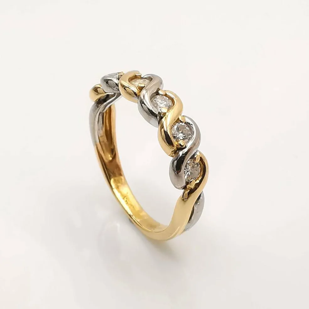 Bague en or jaune et blanc et diamants