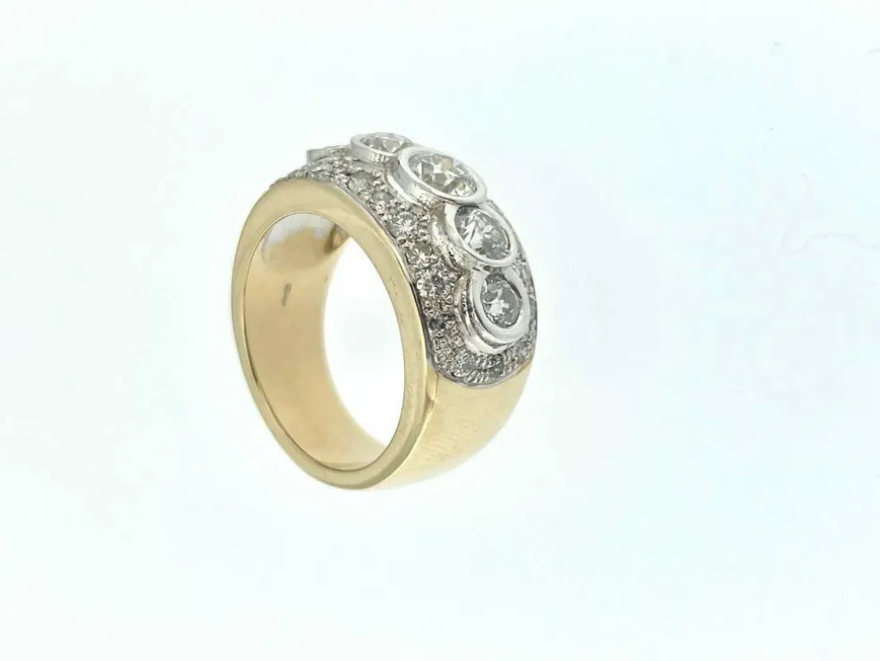 Bague en or jaune et blanc certifiée HRD avec diamants de 3,25 carats