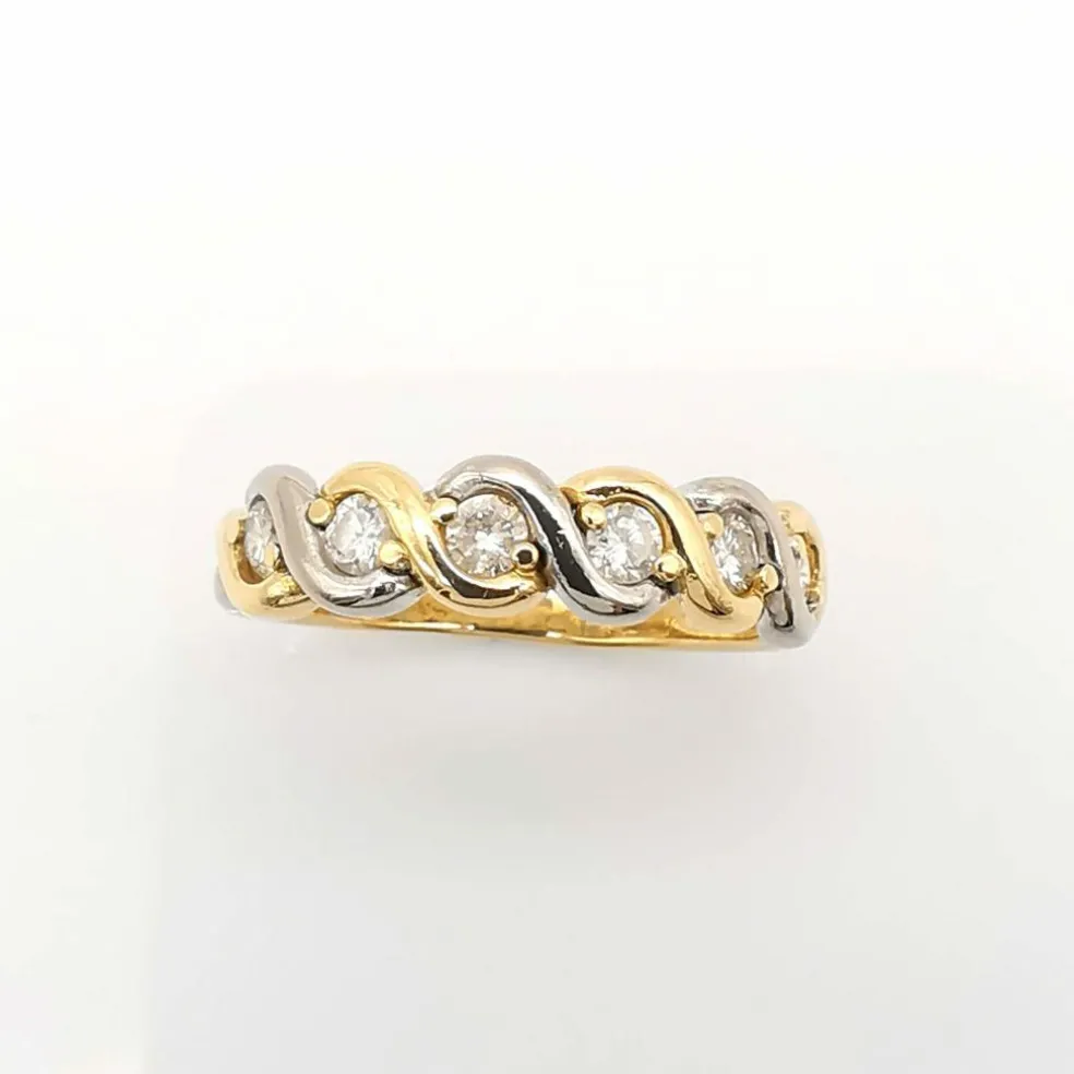 Bague en or jaune et blanc et diamants