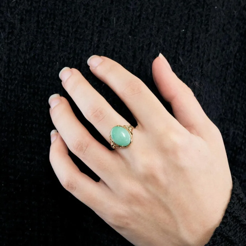 Bague en or jaune et cabochon de jade jadéite vert