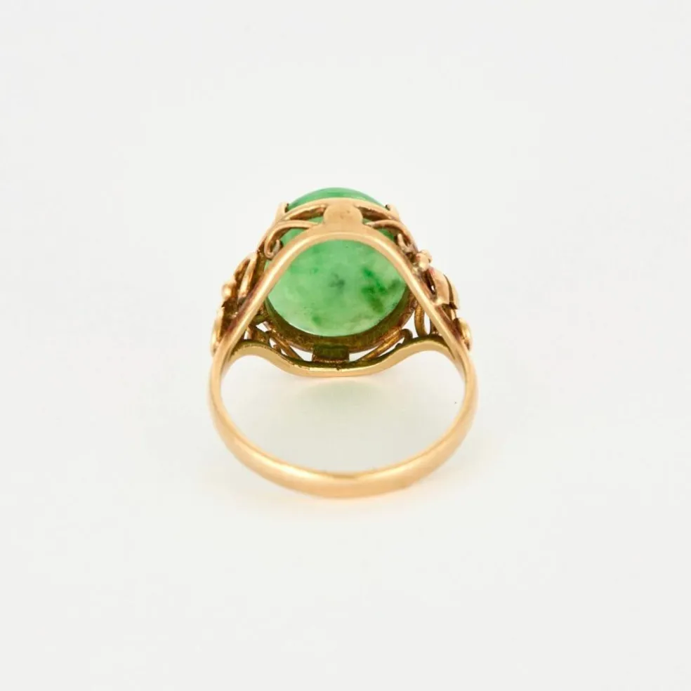 Bague en or jaune et cabochon de jade jadéite vert