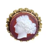 Bague en or jaune et camée sur cornaline