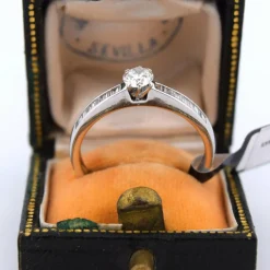 Bague en or jaune et diamant