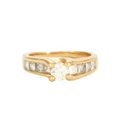 Bague en or jaune et diamants