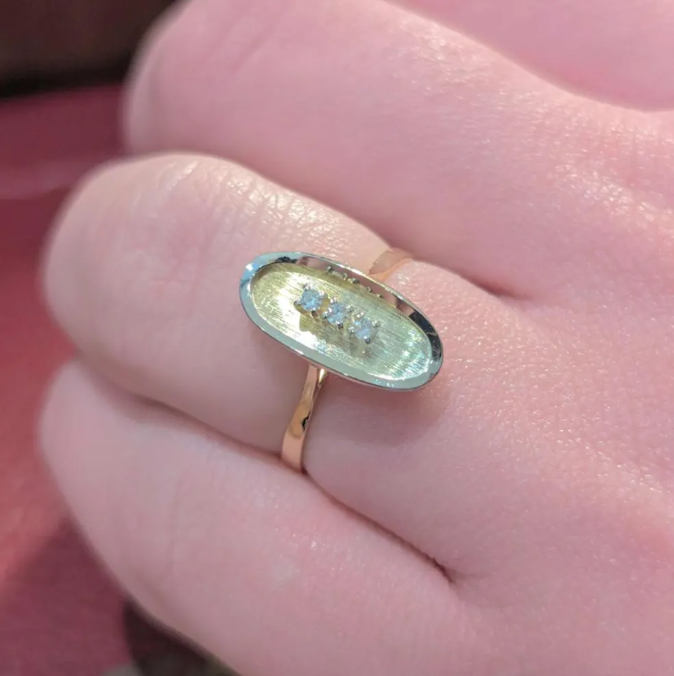Bague en or jaune et diamants