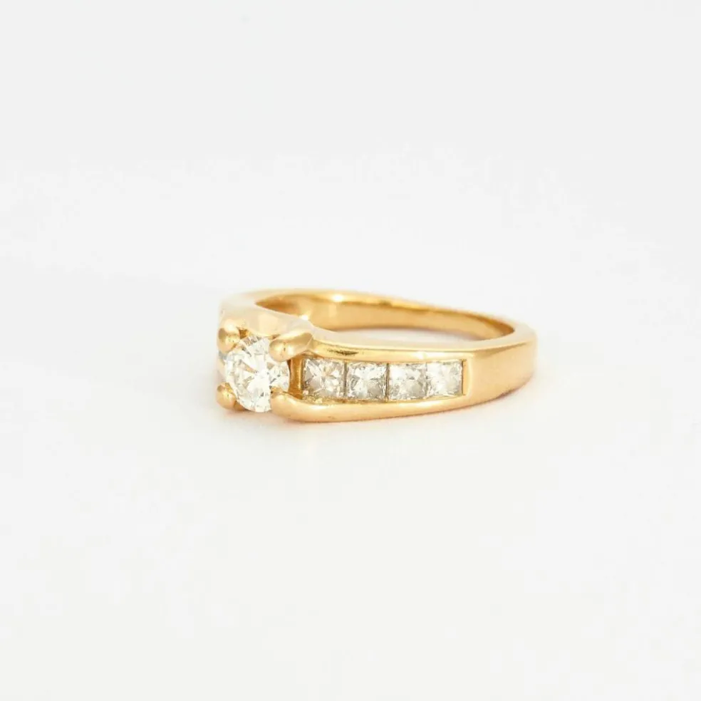 Bague en or jaune et diamants