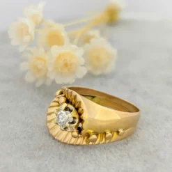 Bague en or jaune et diamant