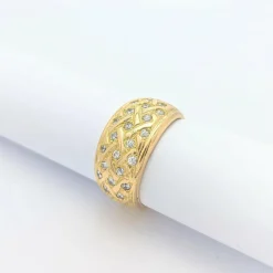 Bague en or jaune et diamants