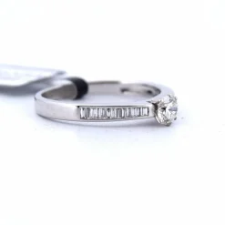 Bague en or jaune et diamant