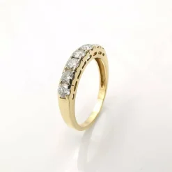 Bague en or jaune et diamants