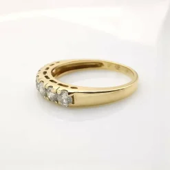 Bague en or jaune et diamants