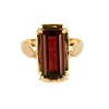 Bague en or jaune et grenat