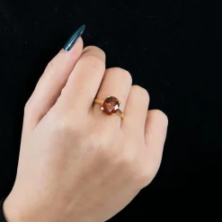 Bague en or jaune et grenat spessartite