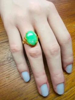 Bague en or jaune et jade vert