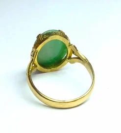 Bague en or jaune et jade vert
