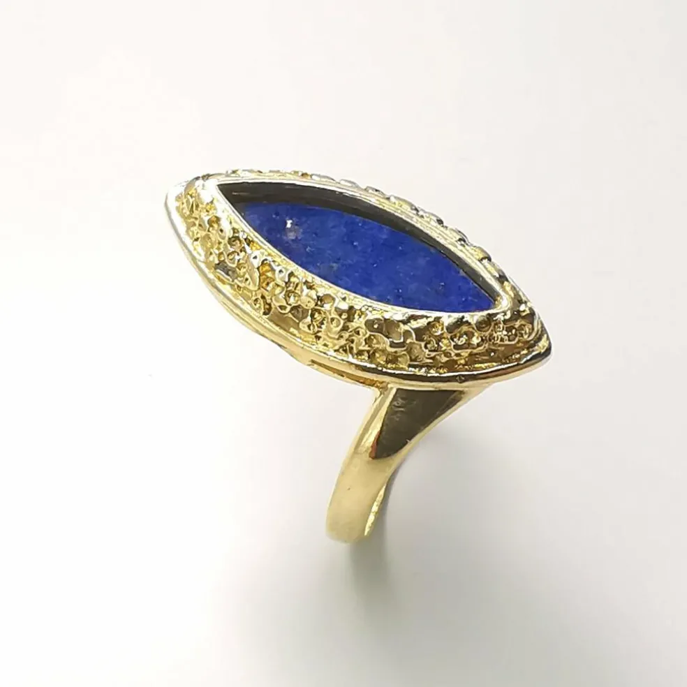 Bague en or jaune et lapis lazuli