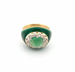 Bague en or jaune et émail avec émeraude centrale et diamants latéraux