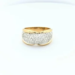 Bague en or jaune et pavage diamants