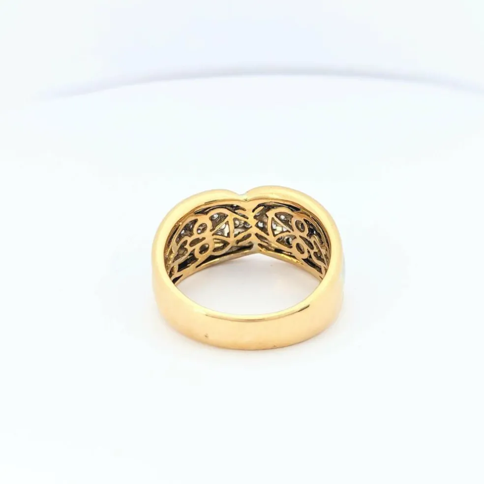 Bague en or jaune et pavage diamants