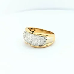 Bague en or jaune et pavage diamants