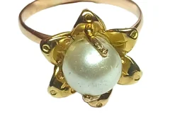 Bague en or jaune et perle