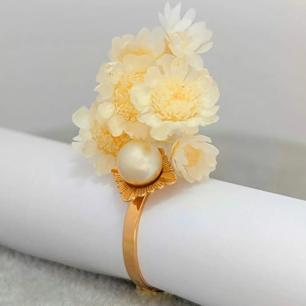 Bague en or jaune et perle