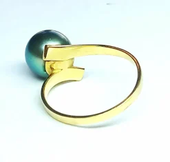 Bague en or jaune et perle de Tahiti