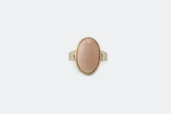 Bague en or jaune et pâte de corail