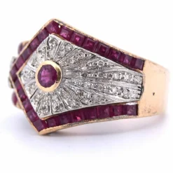 Bague en or jaune et rubis des années 1940