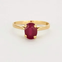 Bague en or jaune et rubis