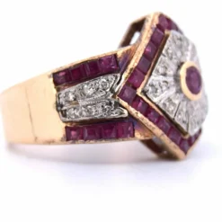 Bague en or jaune et rubis des années 1940