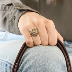 Bague en or jaune et saphirs