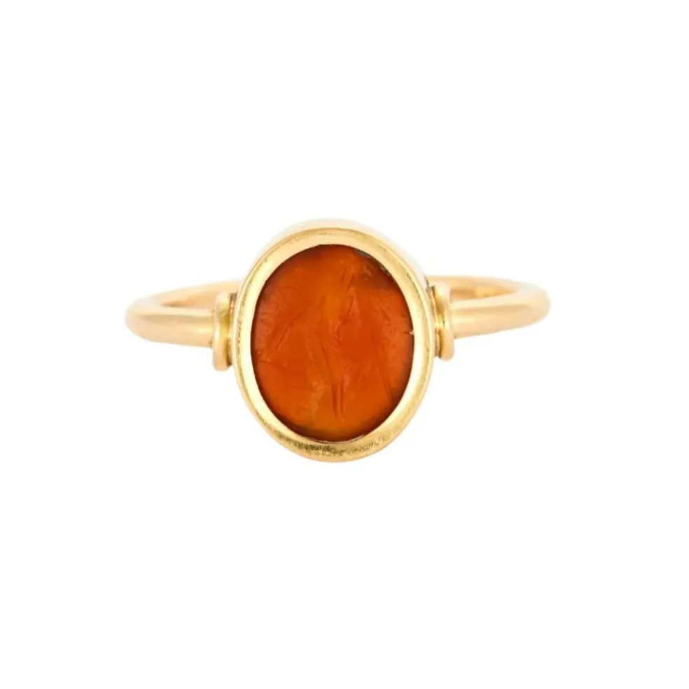 Bague en or jaune 18K et intaille cornaline antique